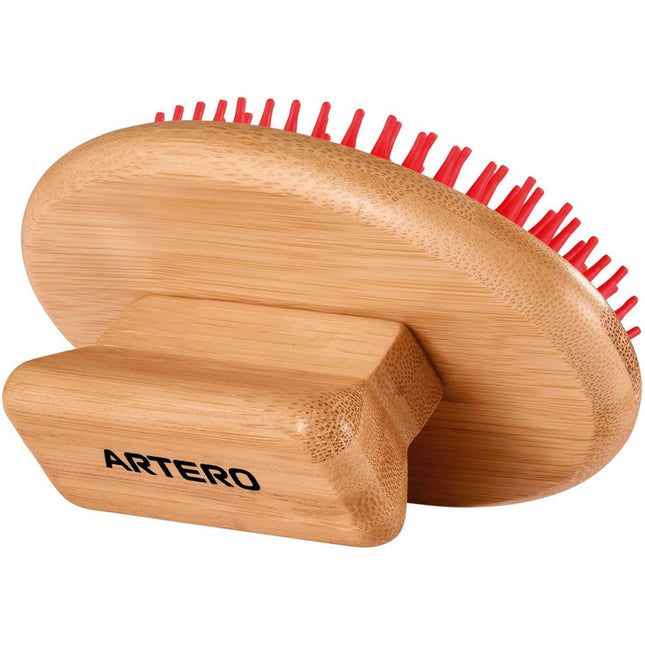 Artero Nature Laika Rubber Brush - rubber brush for dogs and cats, with narrow pins.