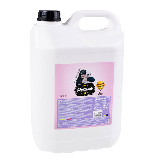 Petuxe Shampoo By Isabella Doblas - cleansing shampoo for all types of fur, with panthenol, lavender extract, and rosemary, concentrated.