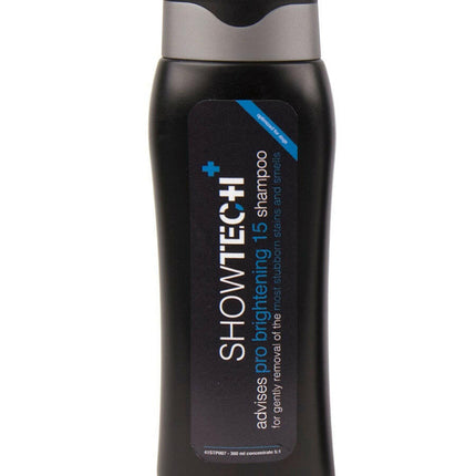 Show Tech+ Brightening Shampoo - concentrated shampoo that enhances coat color and removes discoloration.