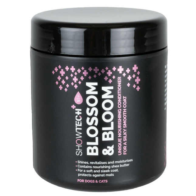 Show Tech+ Blossom & Bloom Conditioner - revitalizing conditioner for dogs and cats, moisturizing - protective, concentrate 1:20.