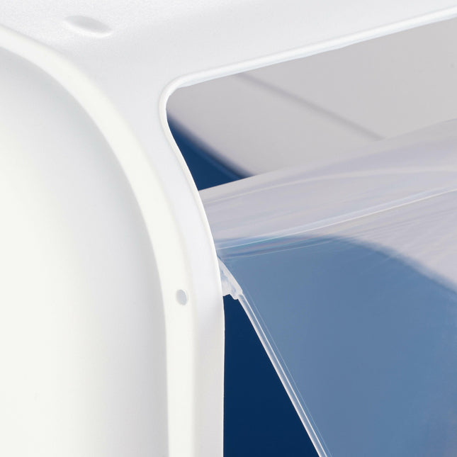 Record Romeo Cat Litter Box - enclosed litter box for cats, with a flap and filter.